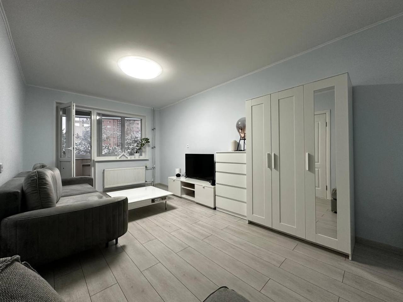 公寓 Tallinn's Prime Spot: Pae 49 - Near Airport, Concerts & Shops