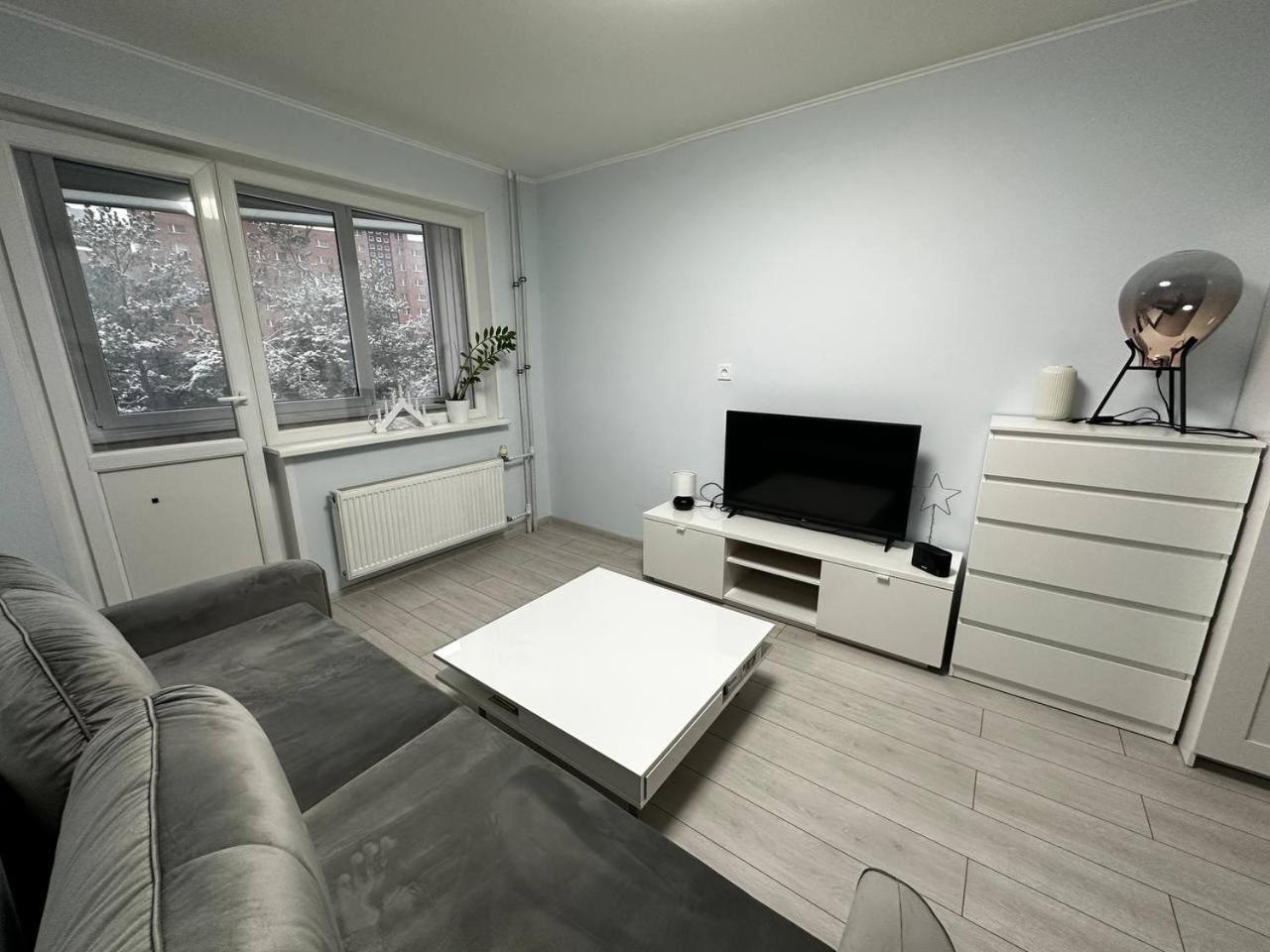 Tallinn's Prime Spot: Pae 49 - Near Airport, Concerts & Shops 公寓 塔林