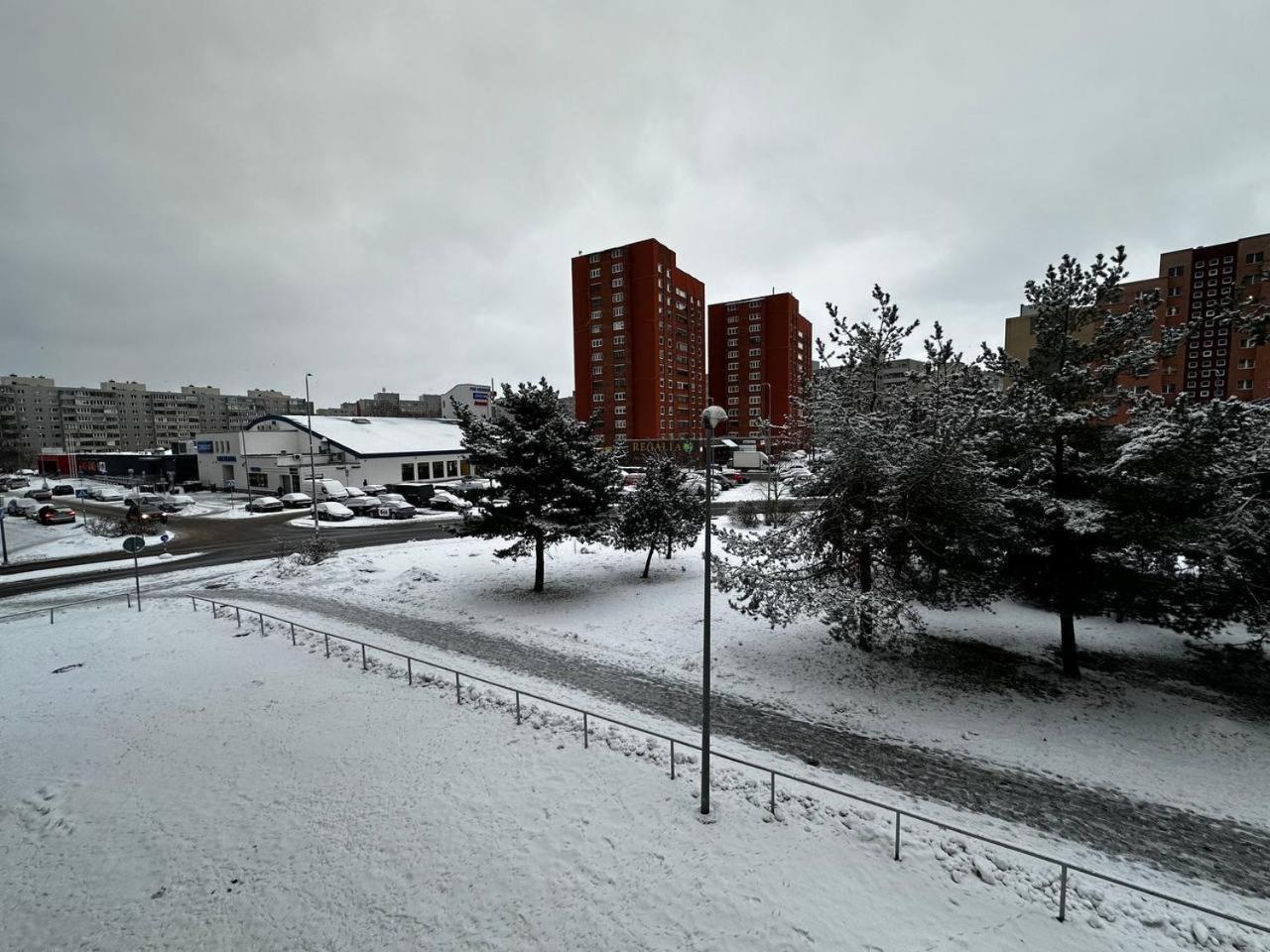 Tallinn's Prime Spot: Pae 49 - Near Airport, Concerts & Shops 公寓 塔林