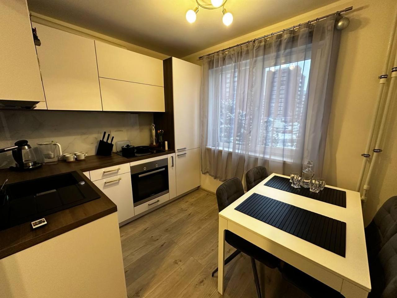 Tallinn's Prime Spot: Pae 49 - Near Airport, Concerts & Shops *