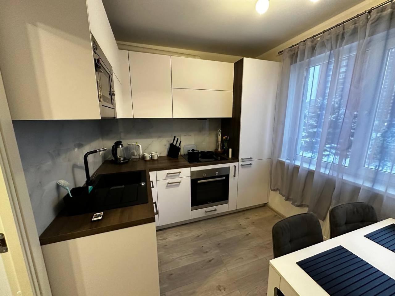 Tallinn's Prime Spot: Pae 49 - Near Airport, Concerts & Shops * Tallinn